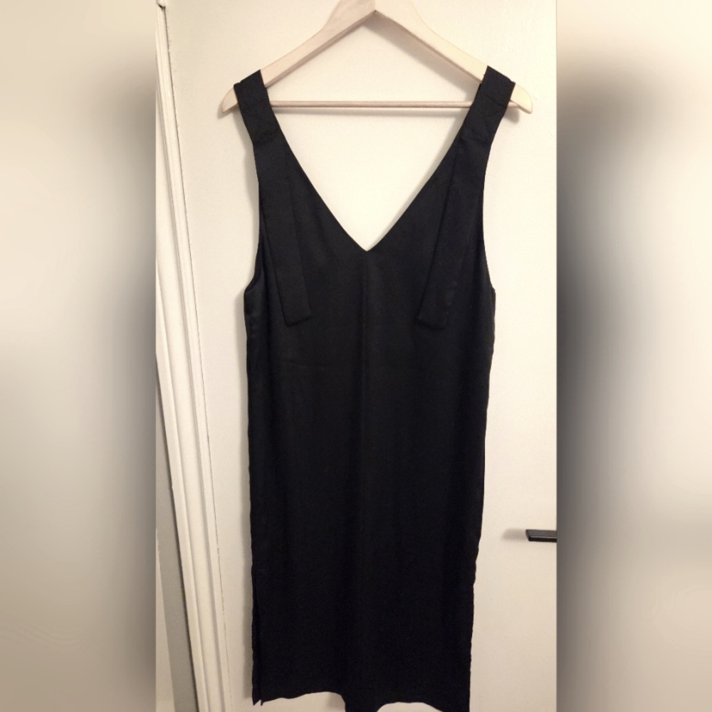 H&M- Elegant Black Dress w. Shoulder Bow Detail- US Sz 10